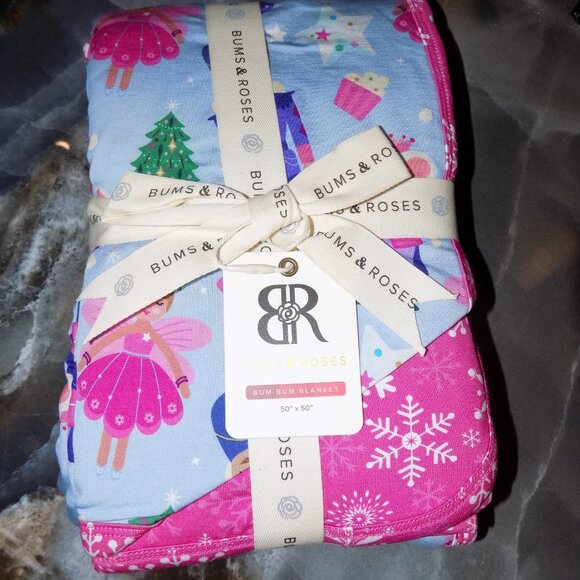 BUMS & ROSES NUTTY OR NICE BUM BUM BLANKET 50" X 50" NEW - Picture 2 of 3